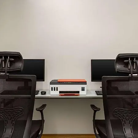 Ramada Encore Sisli מלון